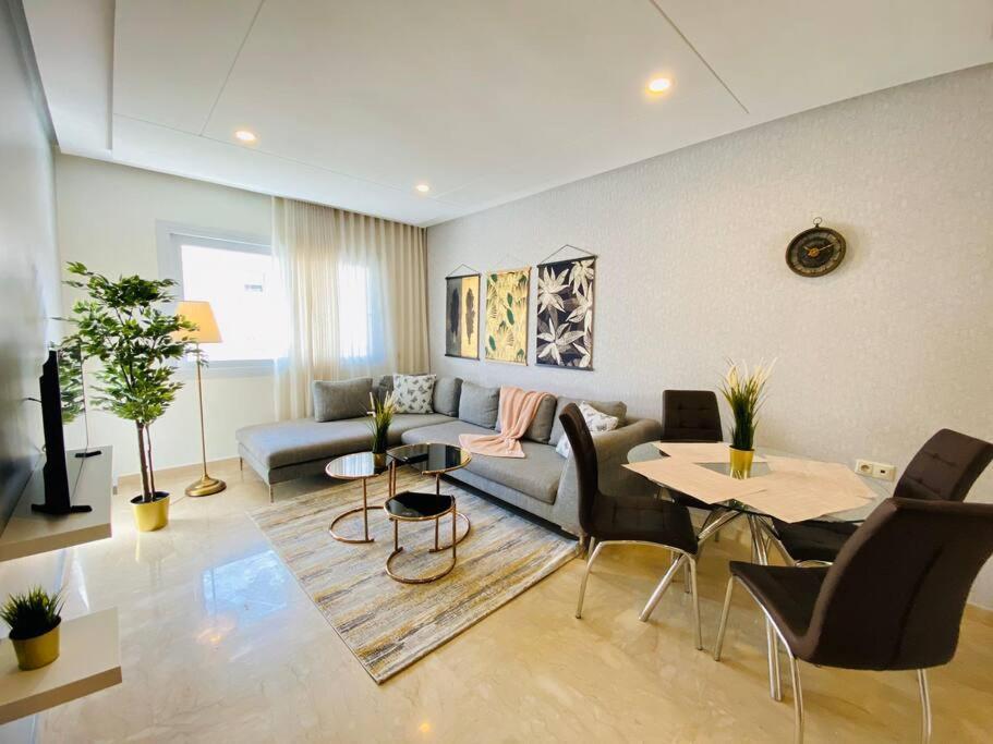 Cosy Triangle D Or Bourgogne - By Appartali Casablanca Bagian luar foto