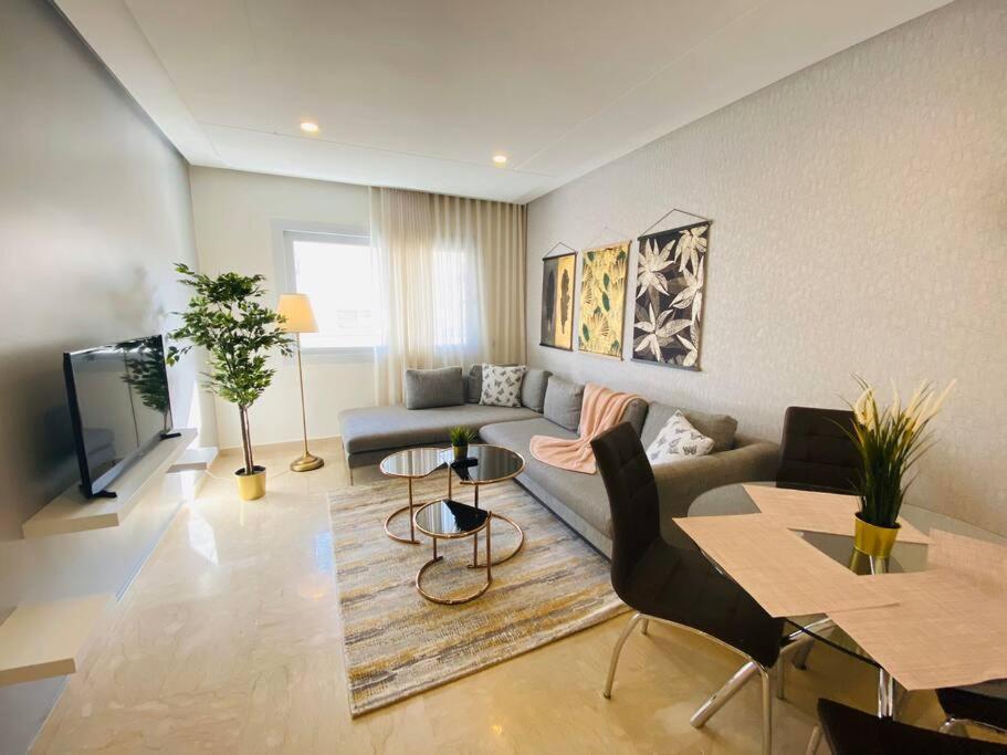 Cosy Triangle D Or Bourgogne - By Appartali Casablanca Bagian luar foto