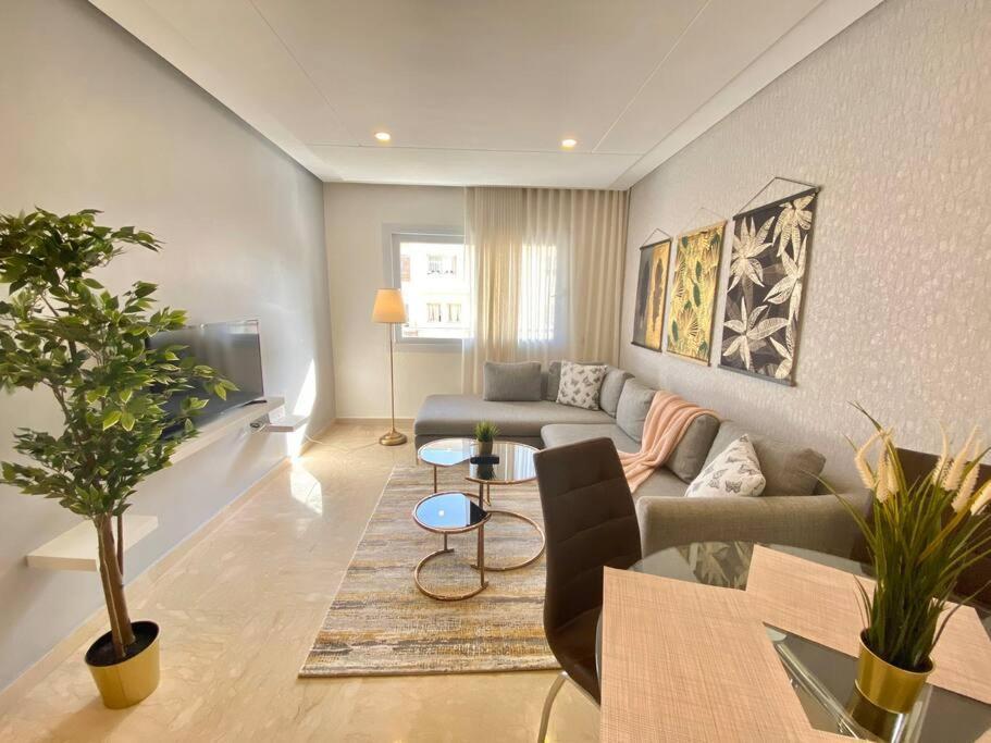 Cosy Triangle D Or Bourgogne - By Appartali Casablanca Bagian luar foto